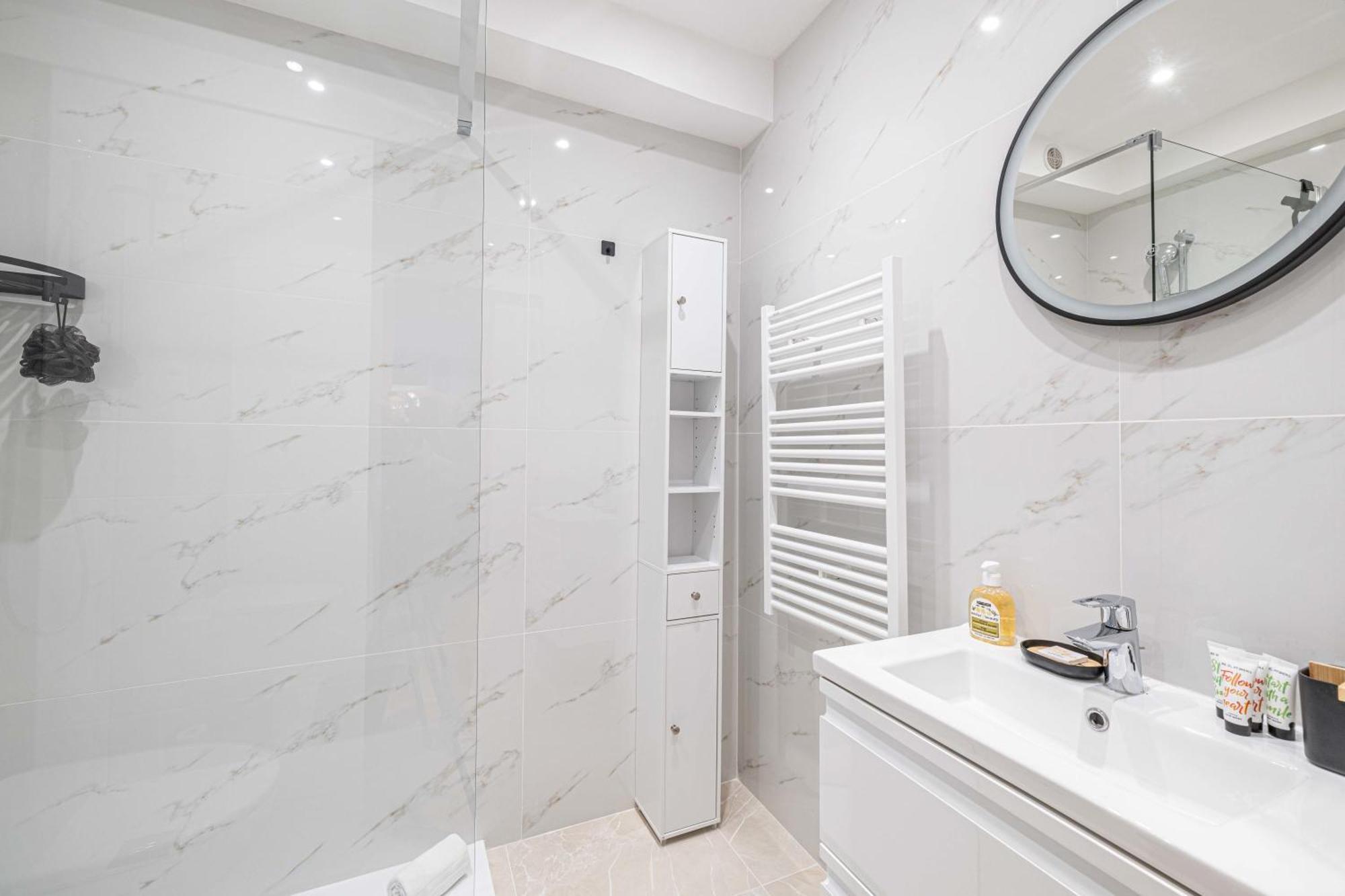 Le Center Avec Joli Balcon Et Parking Pour Un Sejour Apartamento Cannes